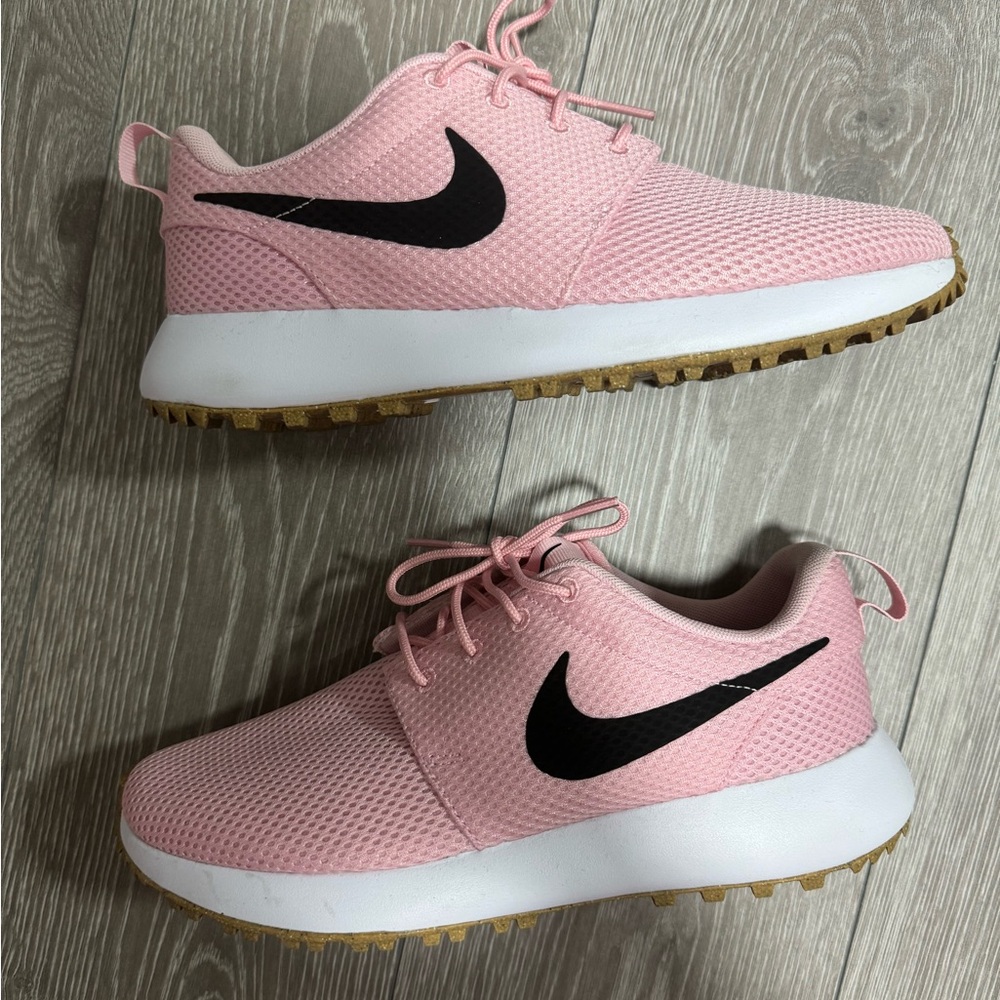 Brand new condition they’ve only been worn once.